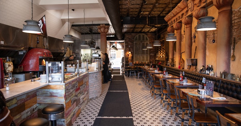 Passage between tables and seats and order counter service