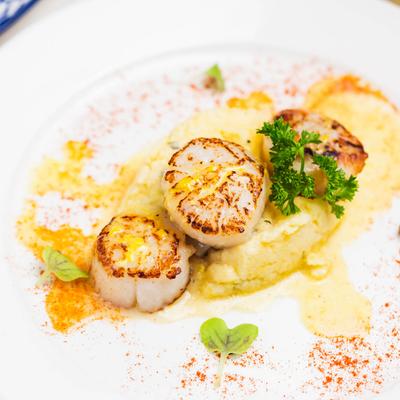 Seared Scallops with creamy polenta.