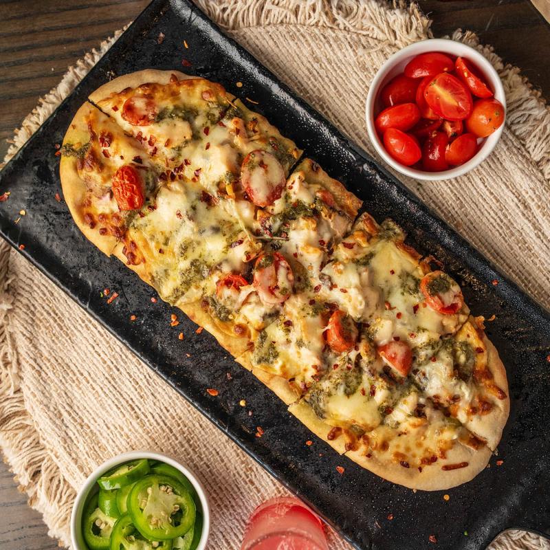 Salmon deluxe Pizza photo