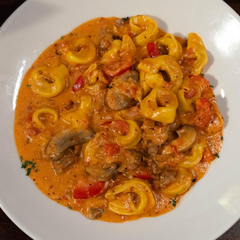 menu item 7 of 10, Tortellini Milano