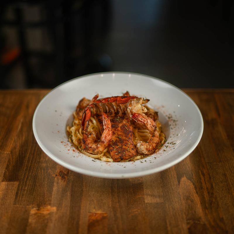 menu item 4 of 6, Ultimate Seafood Pasta