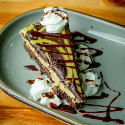 Dubai chocolate cake.