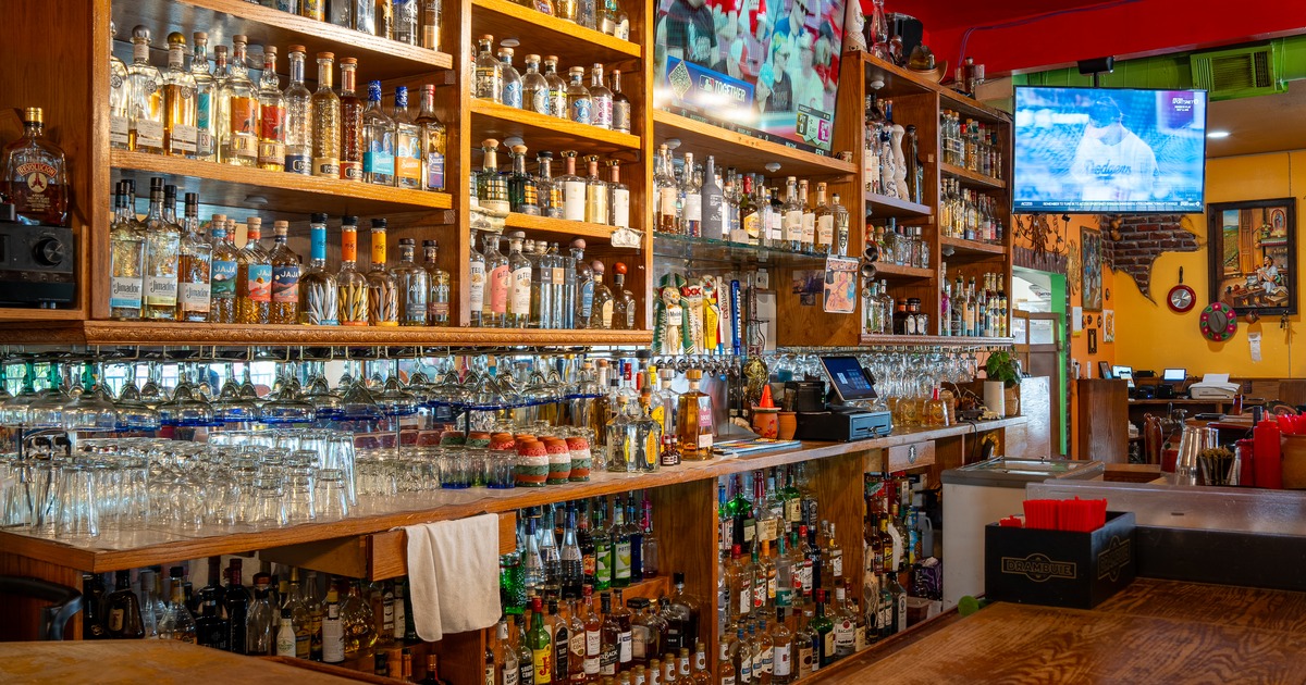 Bar, drink rack