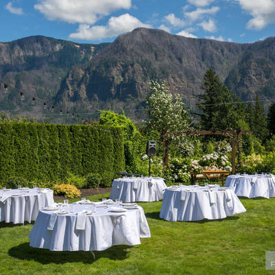 Four tables,bride and groom table in the back