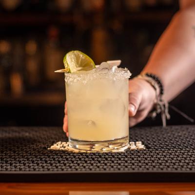 Limoncello 75 cocktail.