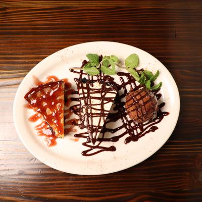 Deserts Cheese cake, Chocolate mousse and peanut butter cream pie.