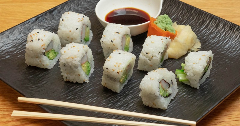 Crab meat and avocado rolls