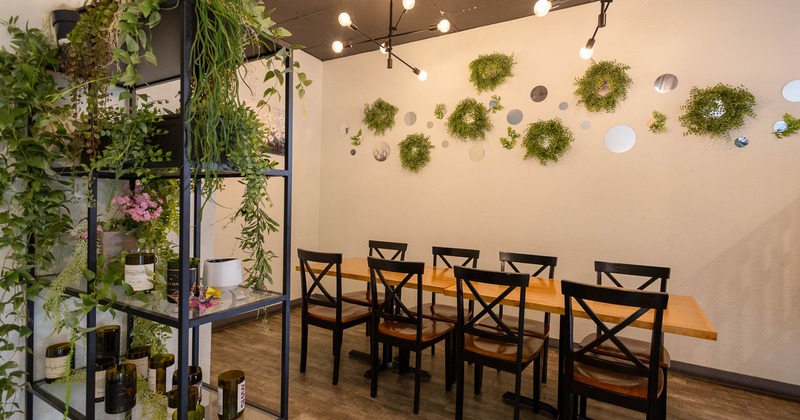 Interior, table for eight