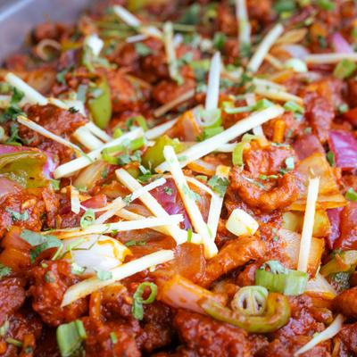 Chili chicken with veggies.