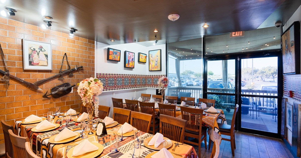 Safari room, dining area