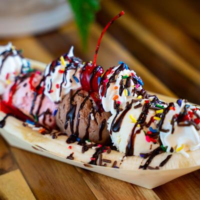 A banana split dessert.