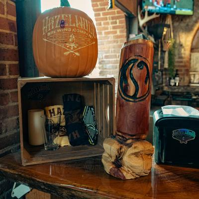 Various decorations.