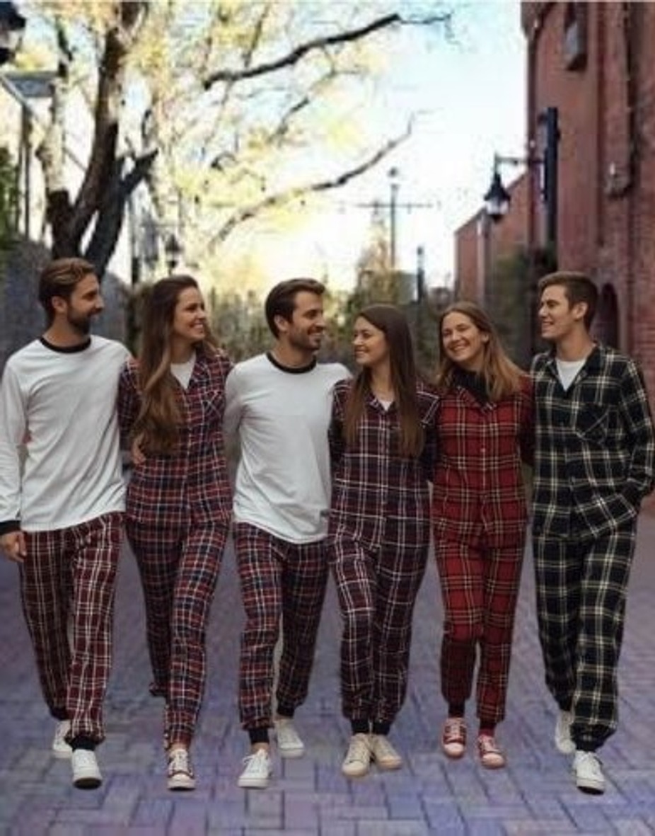 Dress Up Downtown JAM-uary Crawl event photo