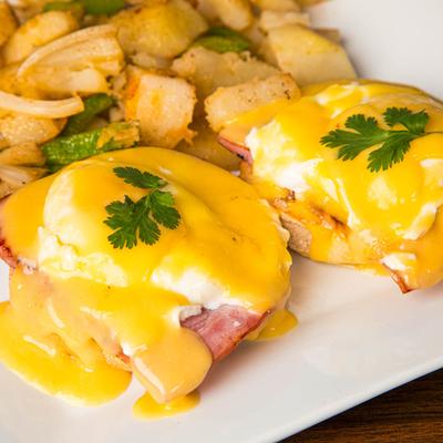 Eggs benedict.