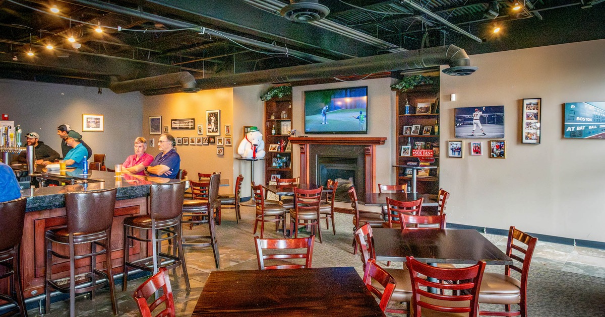 Dining area, TV above the fireplace