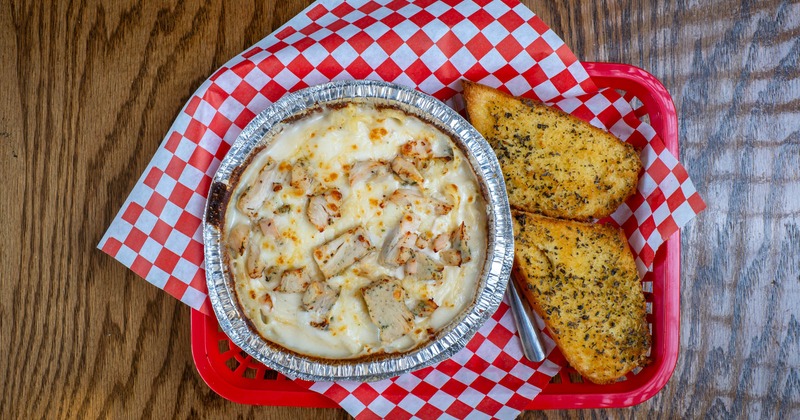 Fettuccini Alfredo with chicken and mozzarella