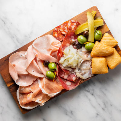 Sampler board with deli meats