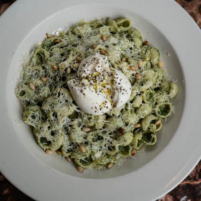 Burrata Basilico close up.