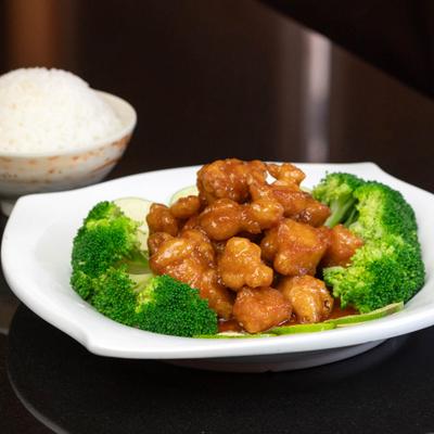 Sweet and spicy chicken, with broccoli.