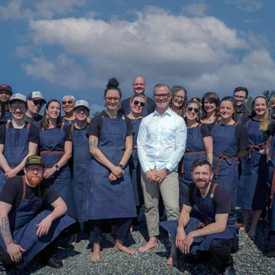 Group picture by the shore.