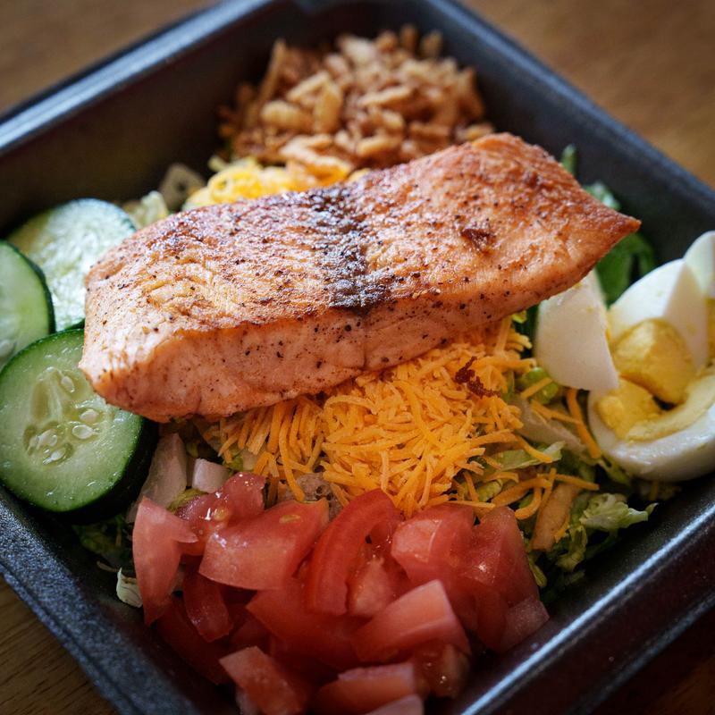 Grilled Salmon Salad photo