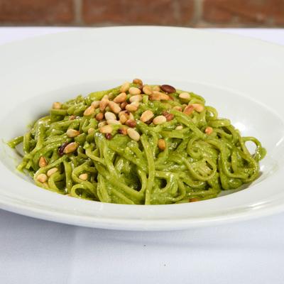 Taglioni pesto pasta.