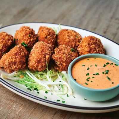 Mini crab cakes, Stoneacre remoulade, slaw