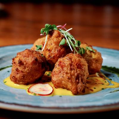 Crab cakes, closeup