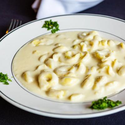 Tortellini Alfredo.