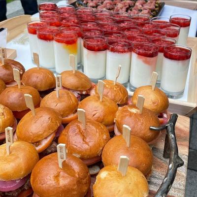 Burger sliders and Panna Cotta desserts.