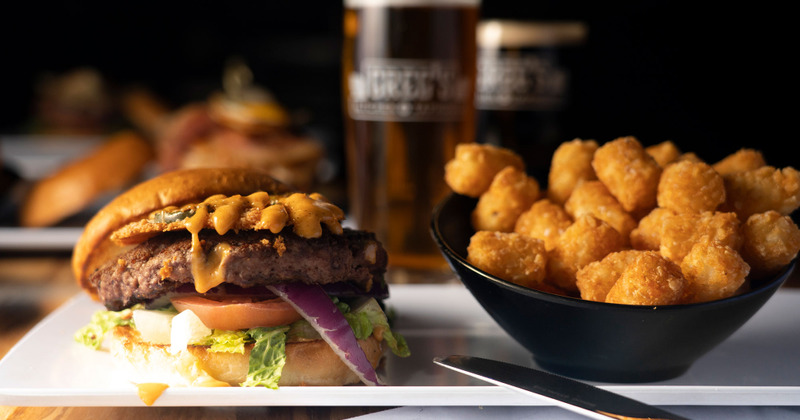 Cheesburger and nuggets