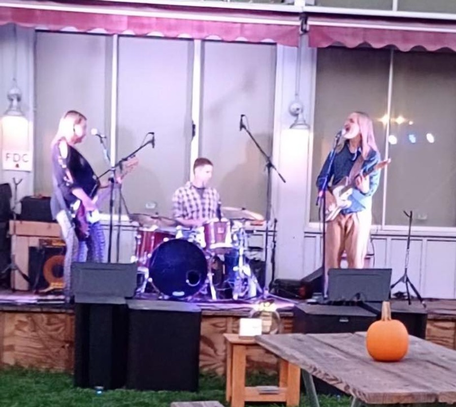 LIVE MUSIC event photo