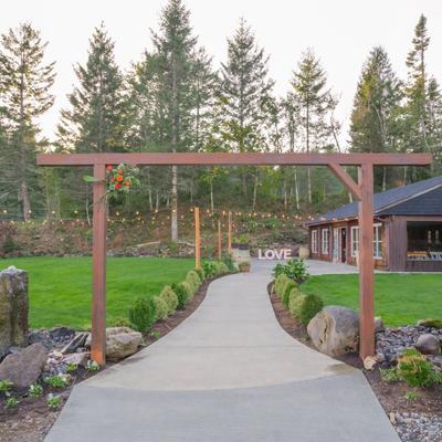 Little path from garden to restaurant entrance