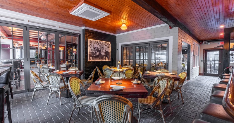 Interior, Imbroglios dining space