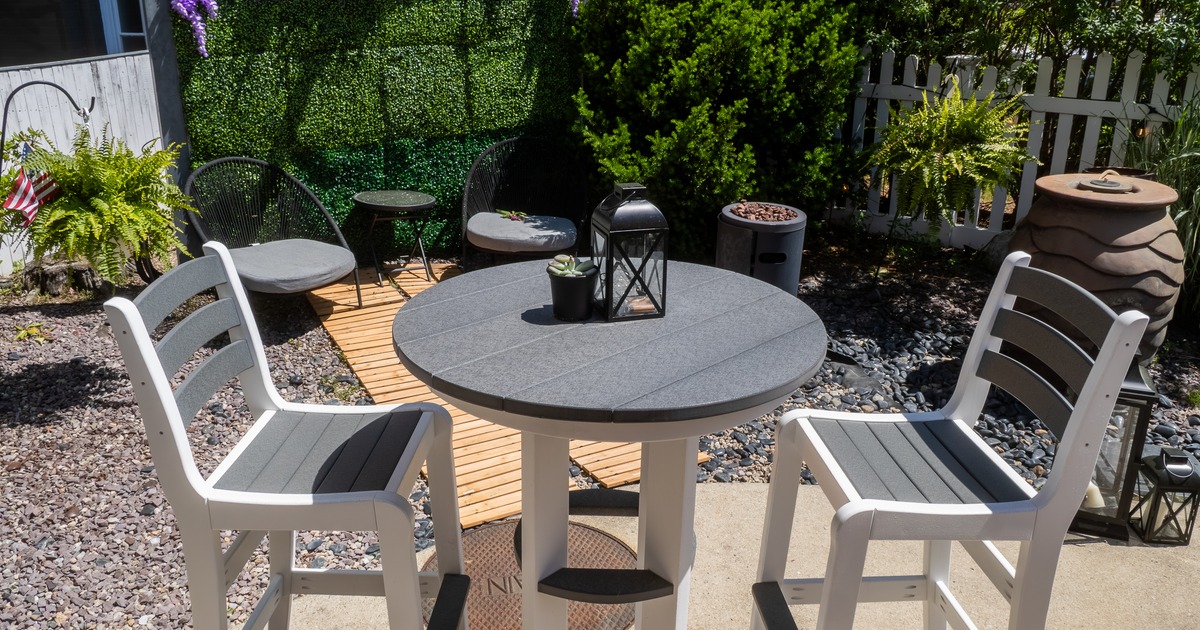 Exterior, table and chairs