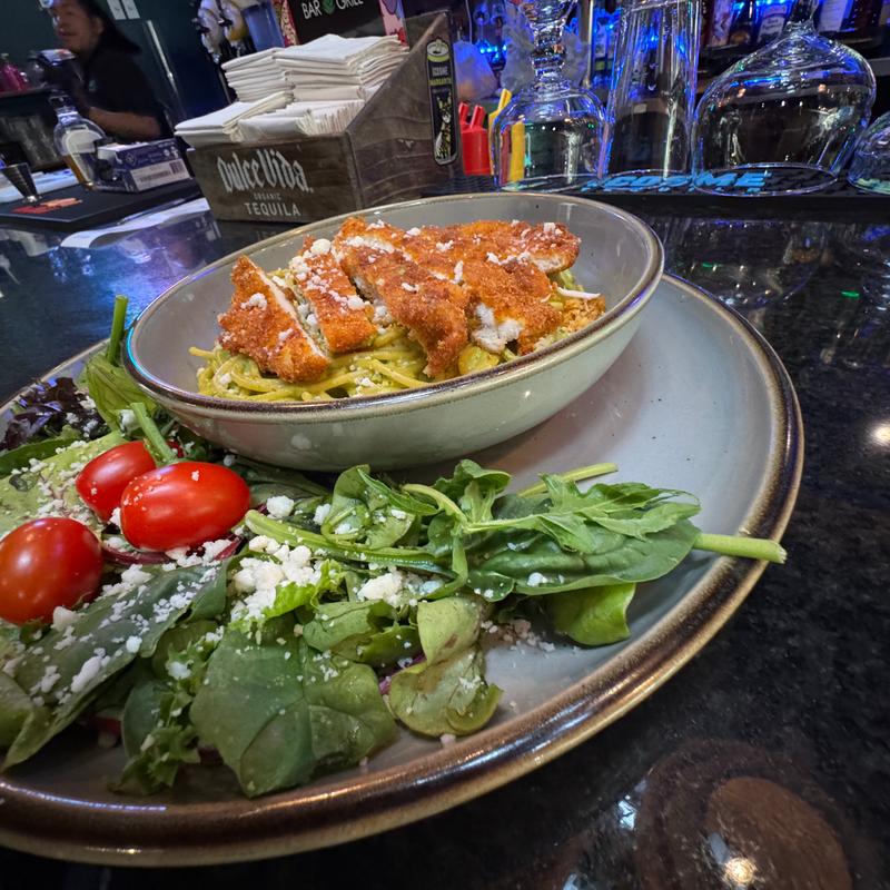 Poblano spaghetti con Milanesa photo