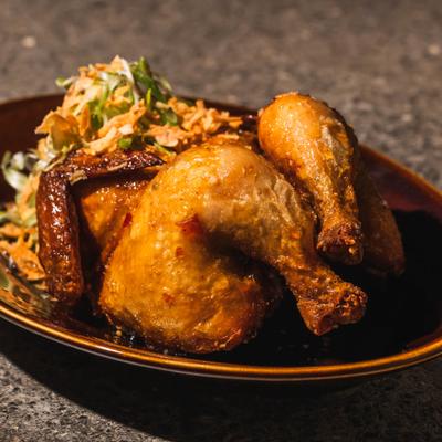 Had yai hen, served, front view, closeup.