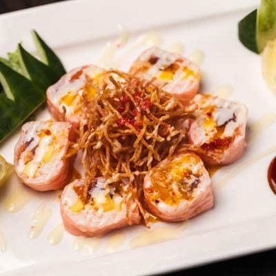 Easter Roll-Tuna with salmon, mango, crispy crab stick and Bonsai sauce.