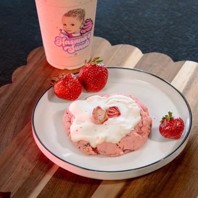 Strawberry cookie with cream.