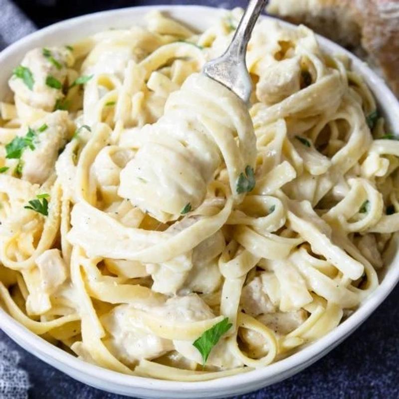 Chicken Alfredo photo