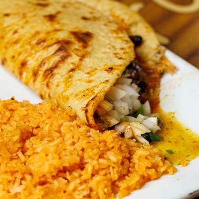 Food served in the plate.