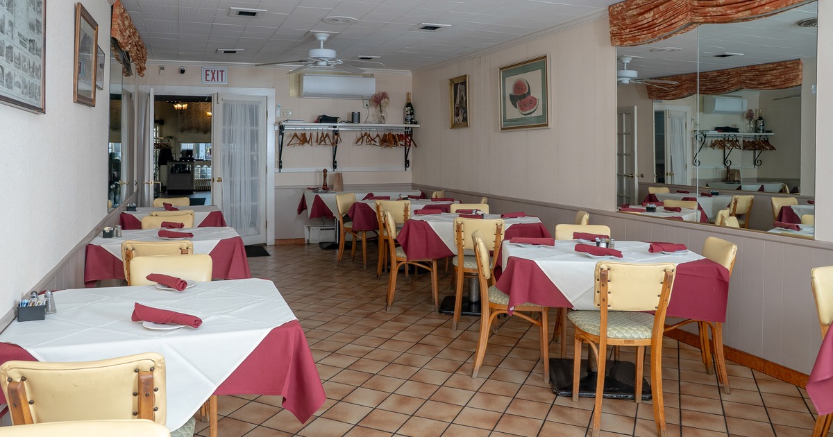 Diner area, tables, chairs