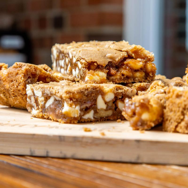 menu item 44 of 50, Pecan & white chocolate blondie