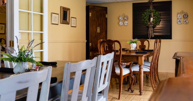 Interior, corner table for four