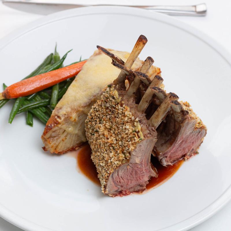 Pan Roasted Rack of Lamb - carré d'agneau rôti à la poêle photo