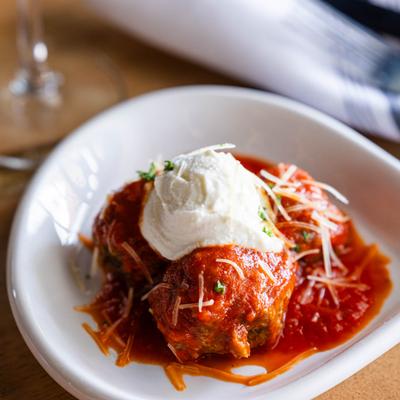 A close shot of meatballs.