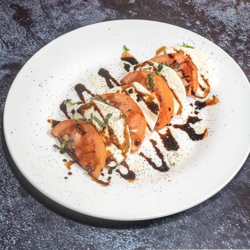 Mozzarella Caprese photo