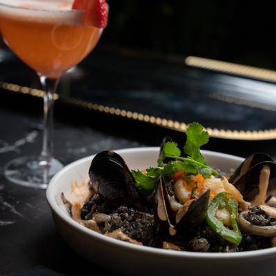 Mussels in a  sauce, served