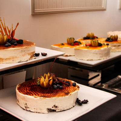 Catering dessert cakes