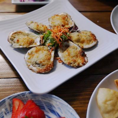 Multiple food plates.